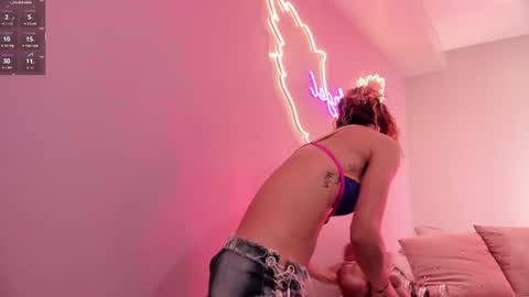 Ninna  online show from October 28, 4:09 pm