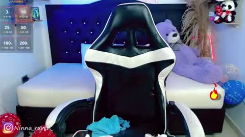 Snapshot of ninna_raven chatting on July 5, 9:11 pm Ninna online show from July 5, 9:11 pm