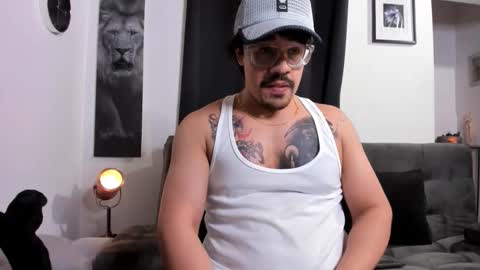 Snapshot of nipsfetich chatting on November 4, 1:48 am Steven online show from November 4, 1:48 am