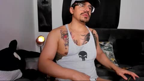 Snapshot of nipsfetich chatting on November 26, 6:25 am Steven online show from November 26, 6:25 am