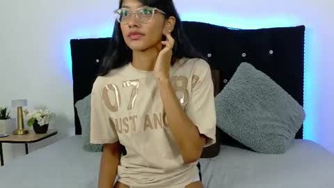 Nira Lux online show from June 17, 1:52 am