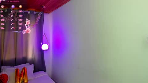 Nixie online show from May 31, 8:10 pm
