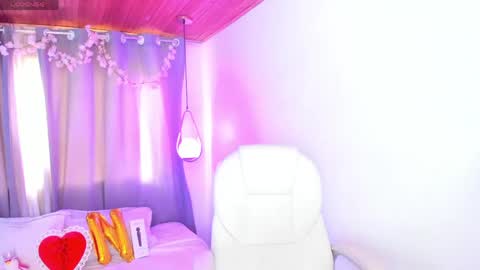 Nixie online show from June 4, 10:05 pm