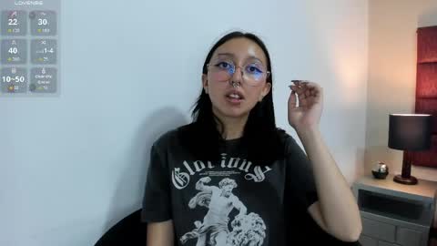Snapshot of nixshadow chatting on May 19, 1:56 am Catalina online show from May 19, 1:56 am