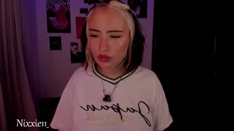 Snapshot of nixxie_ chatting on March 7, 2:30 am Nixxie online show from March 7, 2:30 am