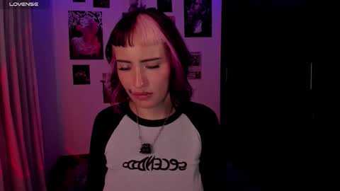 Snapshot of nixxie_ chatting on March 27, 4:40 am Nixxie online show from March 27, 4:40 am