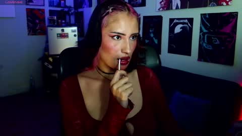 Nixxie  online show from May 14, 3:13 am