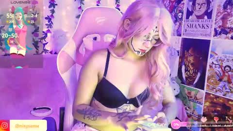 Snapshot of nixy_sama chatting on February 13, 4:39 pm Nixy Sama online show from February 13, 4:39 pm