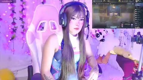 Snapshot of nixy_sama chatting on January 17, 1:32 am Nixy Sama online show from January 17, 1:32 am