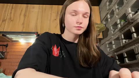 Snapshot of nloraaa chatting on April 2, 9:01 pm Tears Lora online show from April 2, 9:01 pm
