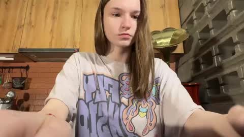 Snapshot of nloraaa chatting on April 17, 7:44 am Tears Lora online show from April 17, 7:44 am