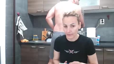 no_limit_coupl3 online show from September 26, 5:44 am