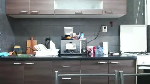 no_limit_coupl3 online show from October 22, 5:52 am