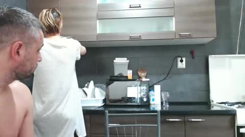 no_limit_coupl3 online show from October 26, 8:09 am