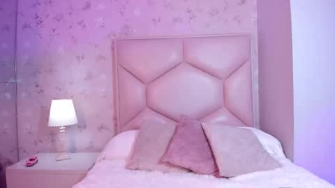   ambarsulliva  online show from November 25, 11:32 am