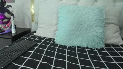 Snapshot of noa_camila chatting on November 28, 12:41 pm noa camila online show from November 28, 12:41 pm