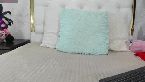 Snapshot of noa_camila chatting on December 2, 12:32 pm noa camila online show from December 2, 12:32 pm