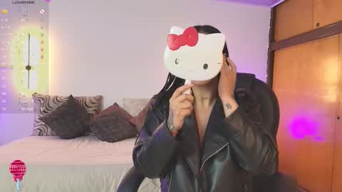 Snapshot of noa_megan chatting on October 10, 12:15 pm Gaby Megan Juliana online show from October 10, 12:15 pm