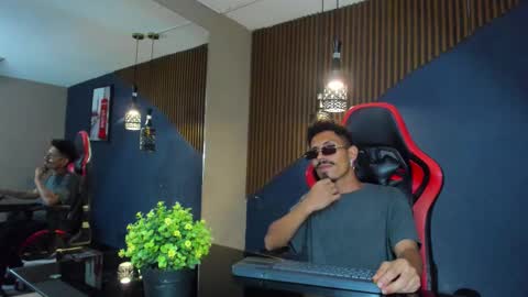 Noah online show from March 4, 12:49 am