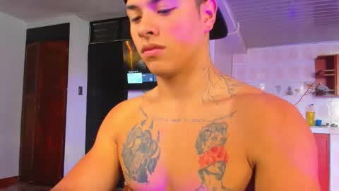 Snapshot of noah_223 chatting on November 8, 3:34 pm noah_223 online show from November 8, 3:34 pm