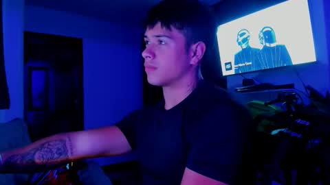 Snapshot of noah_223 chatting on November 9, 3:38 am noah_223 online show from November 9, 3:38 am