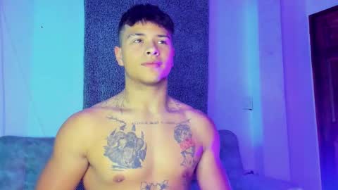 Snapshot of noah_223 chatting on November 14, 11:57 pm noah_223 online show from November 14, 11:57 pm