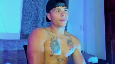 Snapshot of noah_223 chatting on November 16, 11:43 pm noah_223 online show from November 16, 11:43 pm