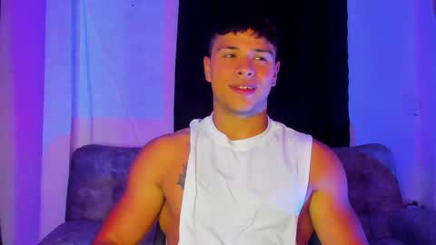 Snapshot of noah_223 chatting on November 18, 12:16 am noah_223 online show from November 18, 12:16 am