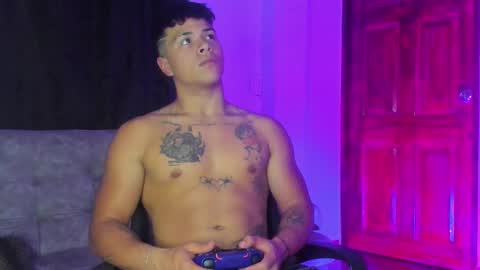 Snapshot of noah_223 chatting on November 26, 2:34 am noah_223 online show from November 26, 2:34 am