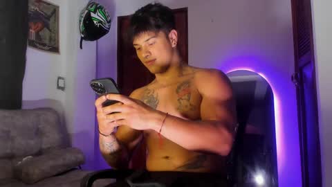 noah_223 online show from May 12, 3:14 am