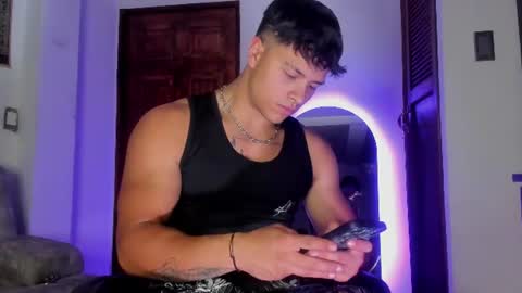 noah_223 online show from June 26, 4:17 am