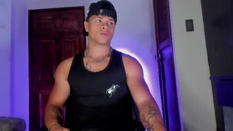 noah_223 online show from June 28, 2:39 am