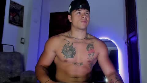 noah_223 online show from July 1, 3:52 am