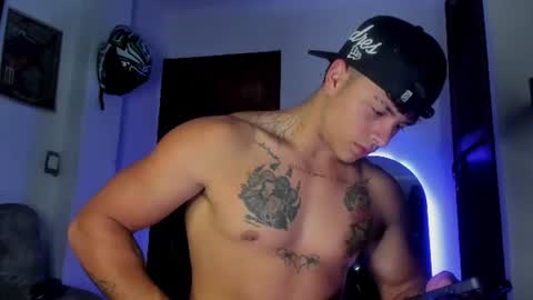 noah_223 online show from July 21, 4:37 am