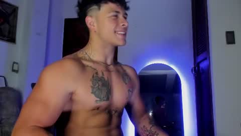 noah_223 online show from July 31, 2:44 am