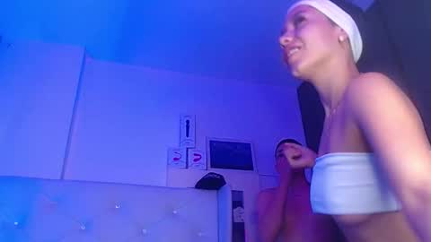 Zoe  online show from December 5, 3:26 am