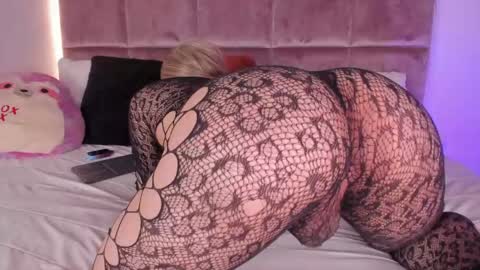 Sara  online show from May 15, 3:24 am
