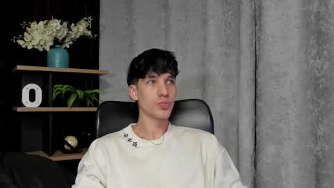 Snapshot of noah_brigth chatting on February 14, 3:43 am Noah Brigth online show from February 14, 3:43 am