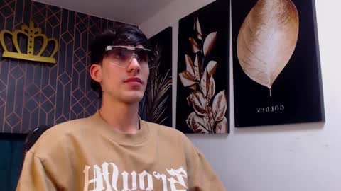 Snapshot of noah_brigth chatting on February 23, 9:48 pm Noah Brigth online show from February 23, 9:48 pm