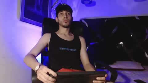 Snapshot of noah_brigth chatting on November 6, 3:07 am Noah Brigth online show from November 6, 3:07 am