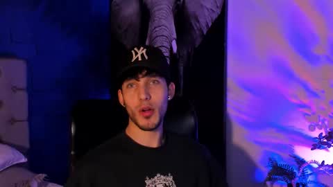 Snapshot of noah_brigth chatting on November 9, 2:15 pm Noah Brigth online show from November 9, 2:15 pm