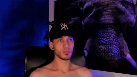 Snapshot of noah_brigth chatting on November 21, 8:57 am Noah Brigth online show from November 21, 8:57 am