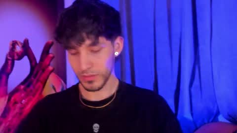 Snapshot of noah_brigth chatting on November 30, 7:18 pm Noah Brigth online show from November 30, 7:18 pm