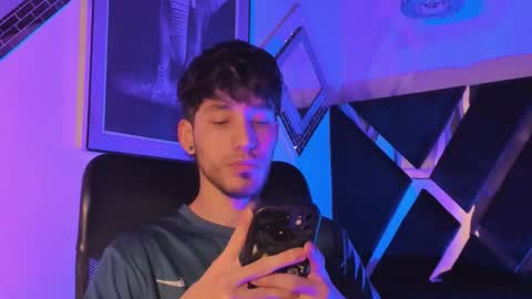 Snapshot of noah_brigth chatting on December 2, 3:56 am Noah Brigth online show from December 2, 3:56 am