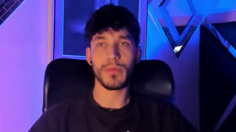 Snapshot of noah_brigth chatting on December 15, 2:49 am Noah Brigth online show from December 15, 2:49 am