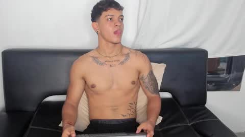 noah_brow online show from September 29, 11:42 pm