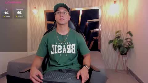 Noah online show from February 26, 5:56 pm