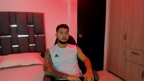 Snapshot of noah_corvelle chatting on November 11, 1:27 am NOAH online show from November 11, 1:27 am