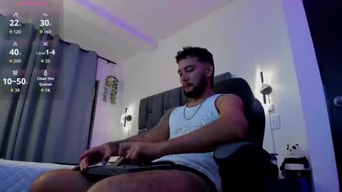 Snapshot of noah_corvelle chatting on November 22, 2:32 am NOAH online show from November 22, 2:32 am