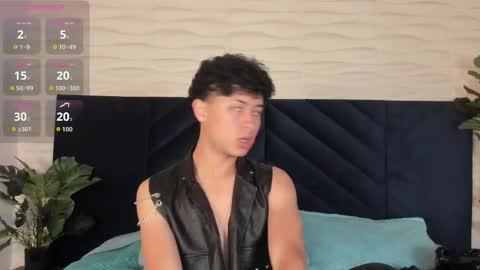 Snapshot of noah_dupont_ chatting on September 13, 11:43 am noah_dupont_ online show from September 13, 11:43 am